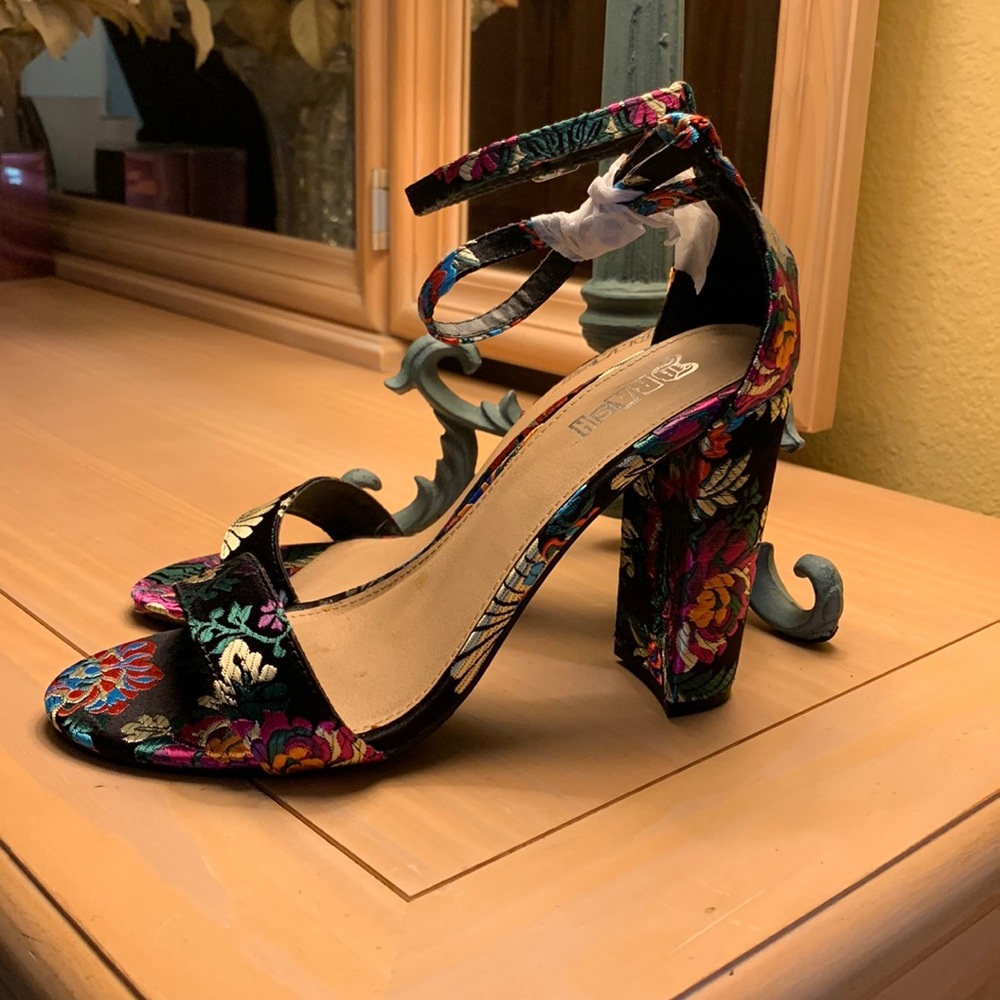 Oriental themed patterned heel by Brash